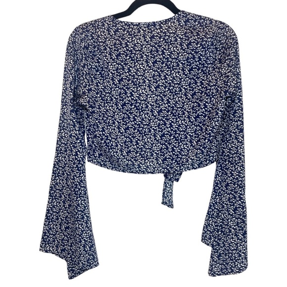 🌸 5/$10 SHEIN Navy Blue Floral Print Tie Crop Top Small - Picture 4 of 6